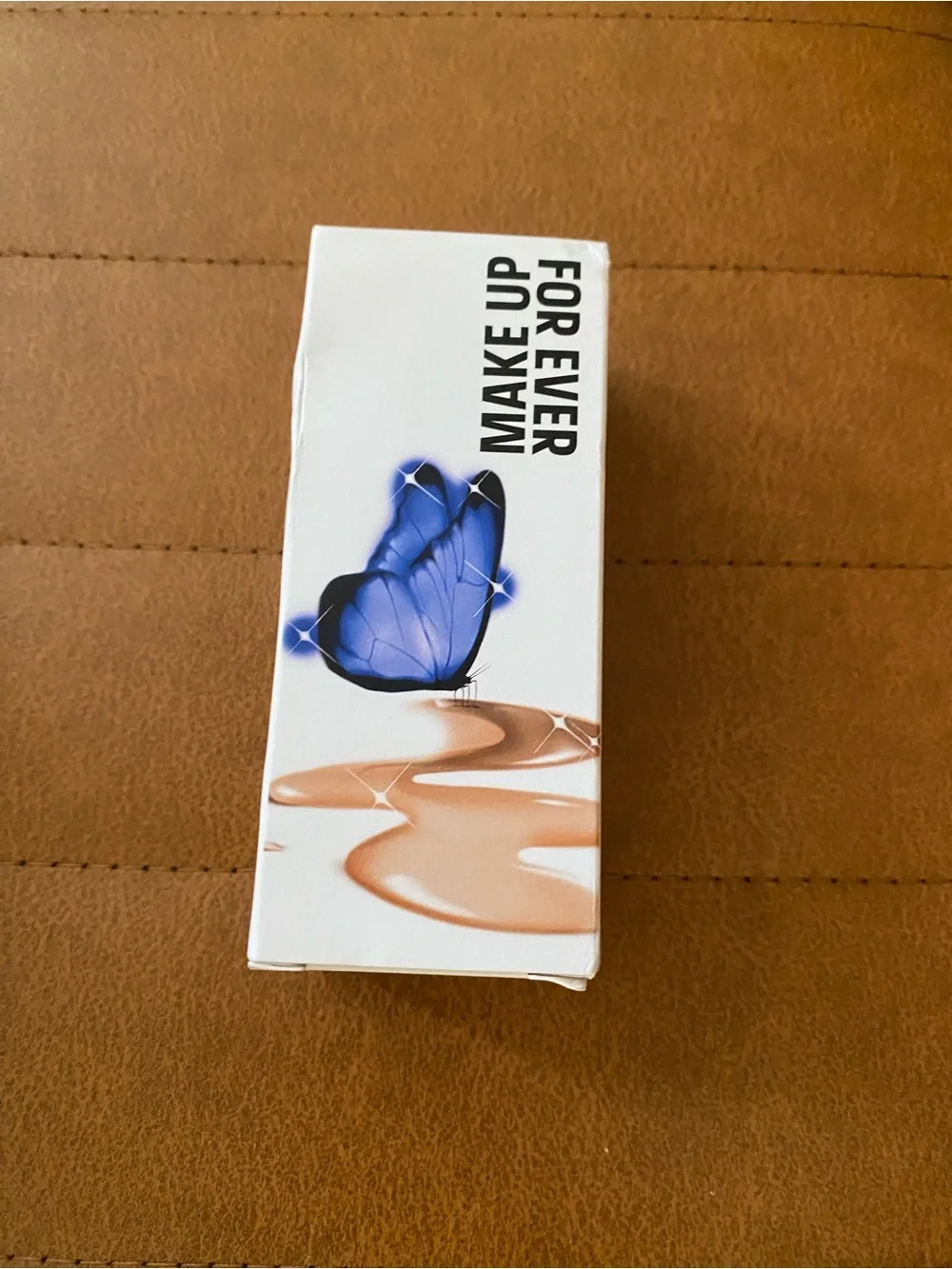 Balancing & Perfecting Natural Finish Longwear Foundation New with box 110N